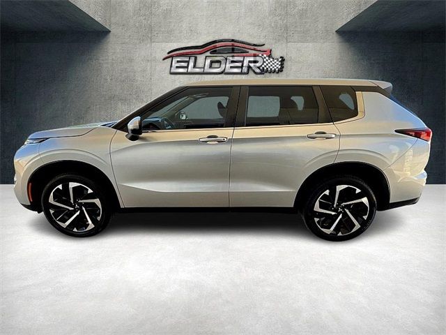 2022 Mitsubishi Outlander ES