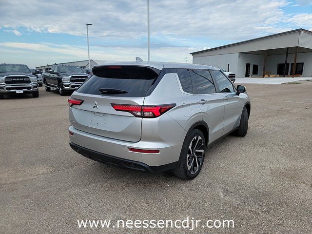 2022 Mitsubishi Outlander ES