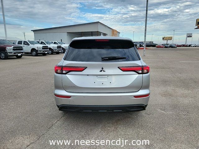 2022 Mitsubishi Outlander ES