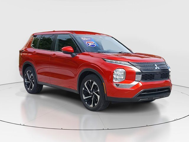 2022 Mitsubishi Outlander ES