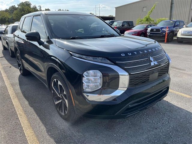 2022 Mitsubishi Outlander ES