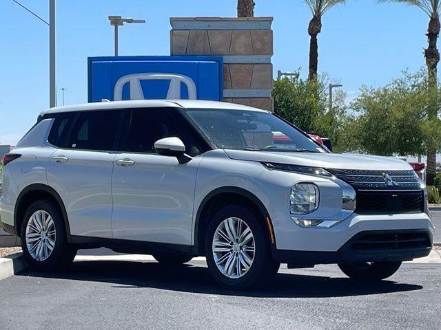 2022 Mitsubishi Outlander ES