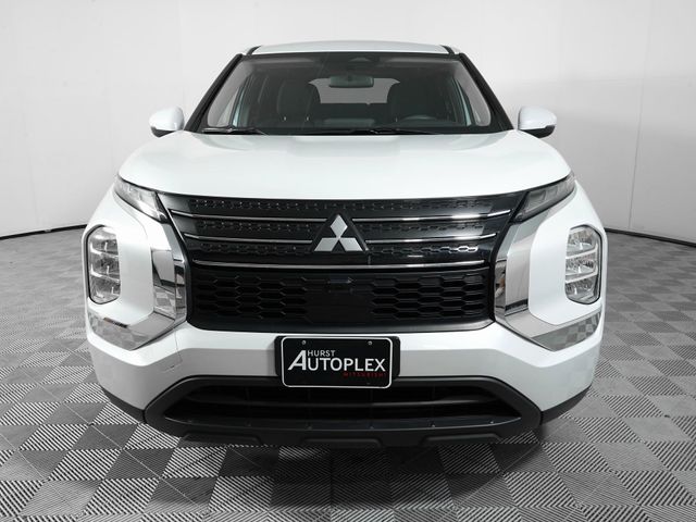 2022 Mitsubishi Outlander ES