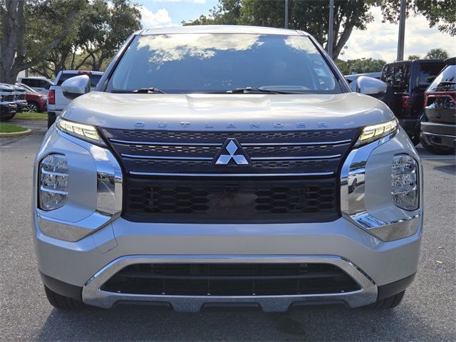 2022 Mitsubishi Outlander ES