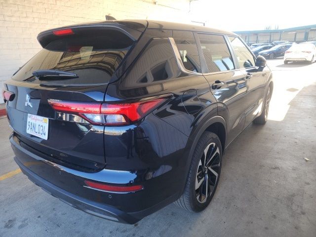 2022 Mitsubishi Outlander ES