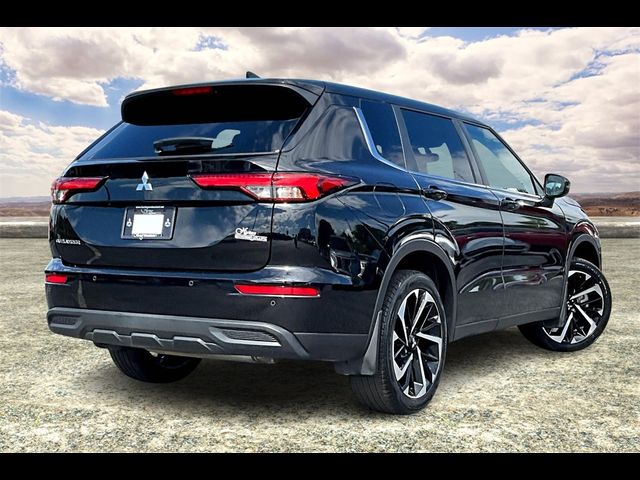 2022 Mitsubishi Outlander ES