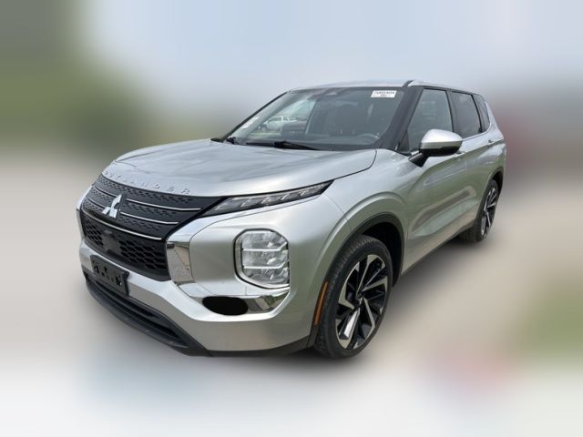 2022 Mitsubishi Outlander ES