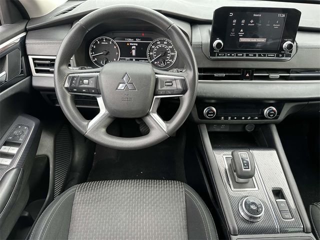 2022 Mitsubishi Outlander ES