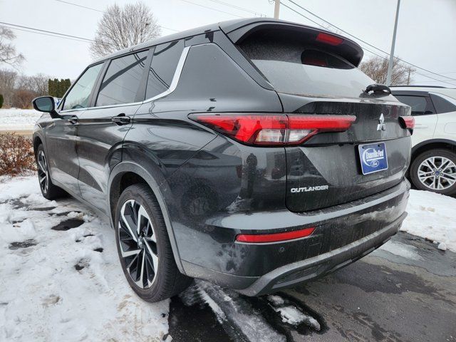 2022 Mitsubishi Outlander ES