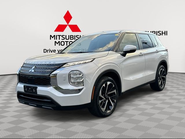 2022 Mitsubishi Outlander ES