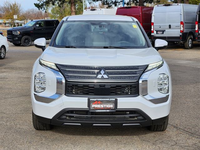 2022 Mitsubishi Outlander ES