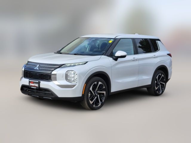 2022 Mitsubishi Outlander ES