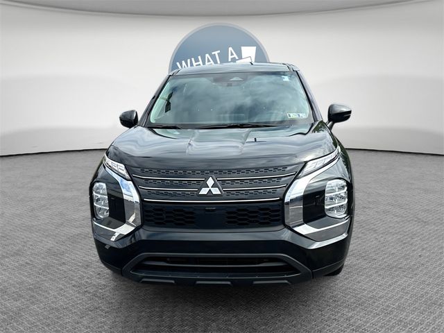 2022 Mitsubishi Outlander ES
