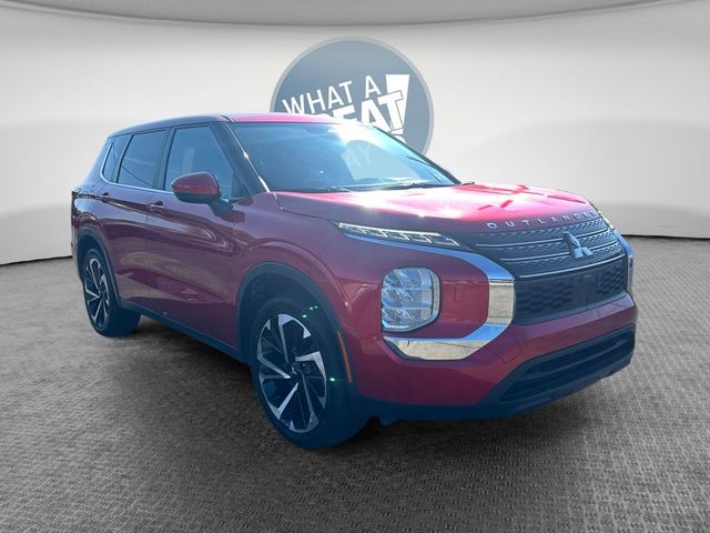 2022 Mitsubishi Outlander ES