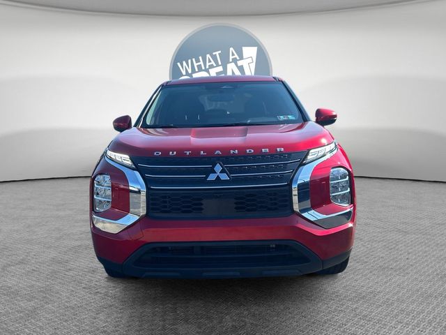 2022 Mitsubishi Outlander ES