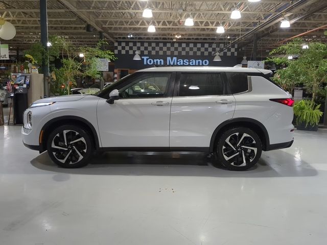 2022 Mitsubishi Outlander ES