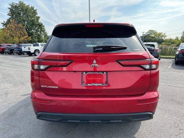 2022 Mitsubishi Outlander ES