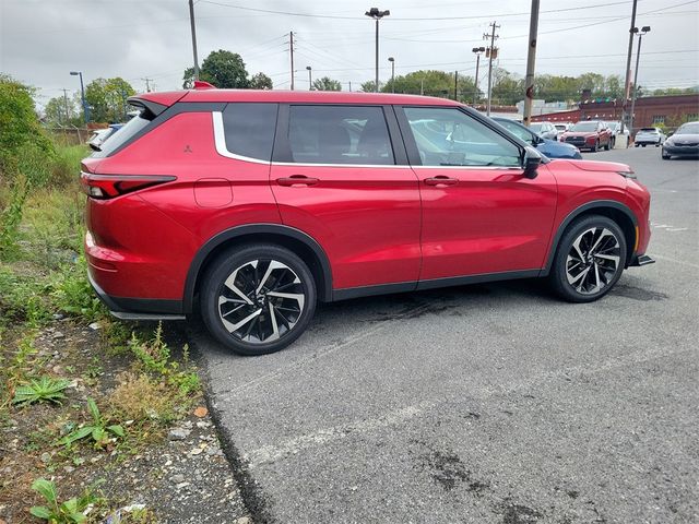 2022 Mitsubishi Outlander ES