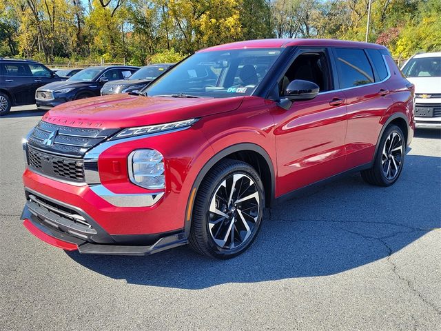 2022 Mitsubishi Outlander ES