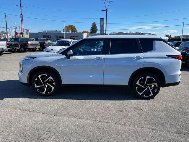 2022 Mitsubishi Outlander ES