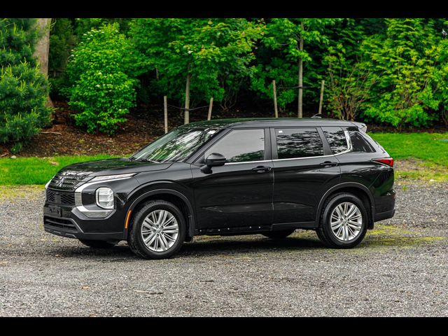2022 Mitsubishi Outlander ES