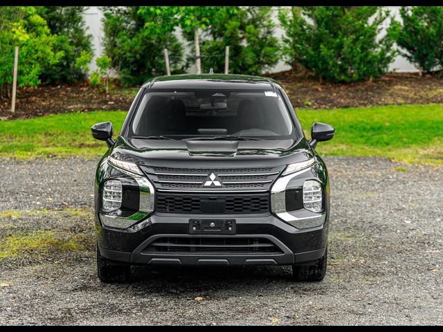 2022 Mitsubishi Outlander ES
