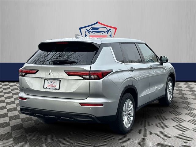 2022 Mitsubishi Outlander ES