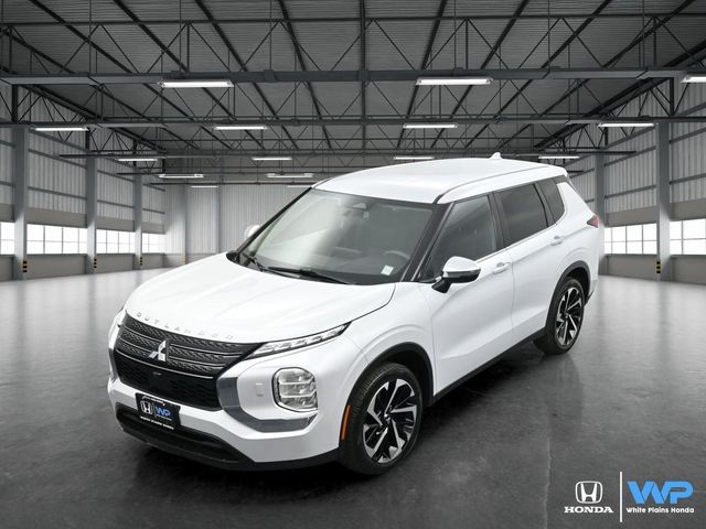 2022 Mitsubishi Outlander ES