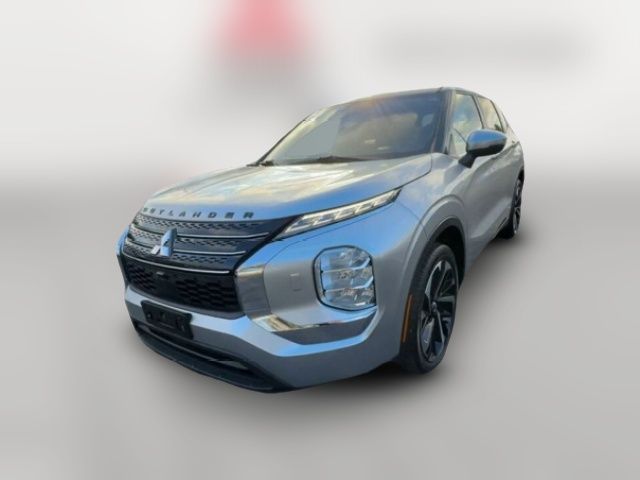 2022 Mitsubishi Outlander ES