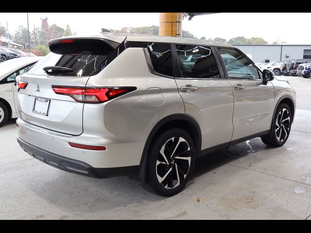 2022 Mitsubishi Outlander ES