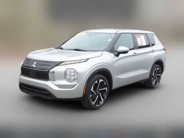 2022 Mitsubishi Outlander ES