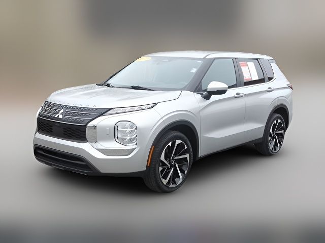 2022 Mitsubishi Outlander ES