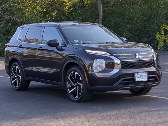 2022 Mitsubishi Outlander ES