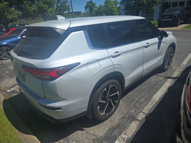 2022 Mitsubishi Outlander ES