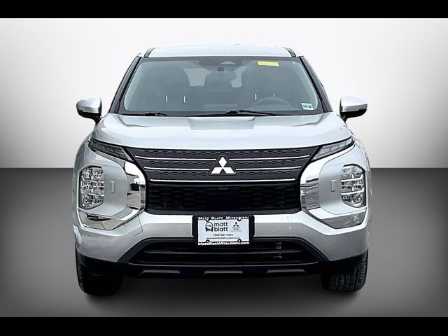 2022 Mitsubishi Outlander ES