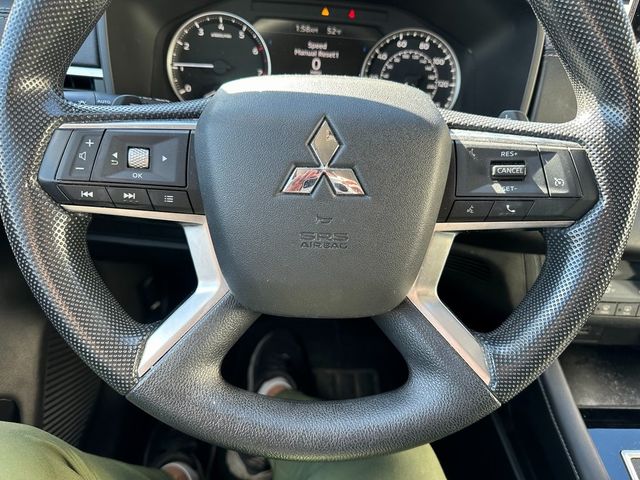 2022 Mitsubishi Outlander ES