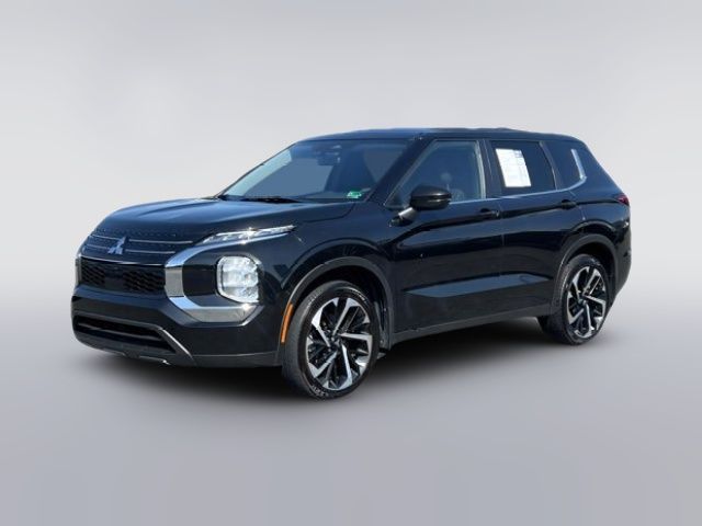 2022 Mitsubishi Outlander ES