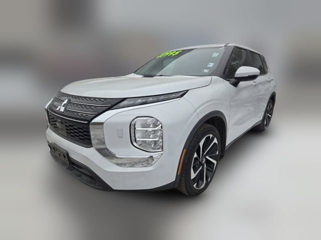 2022 Mitsubishi Outlander ES