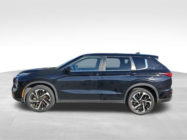 2022 Mitsubishi Outlander ES