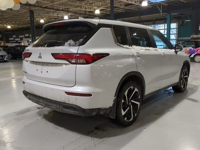 2022 Mitsubishi Outlander ES