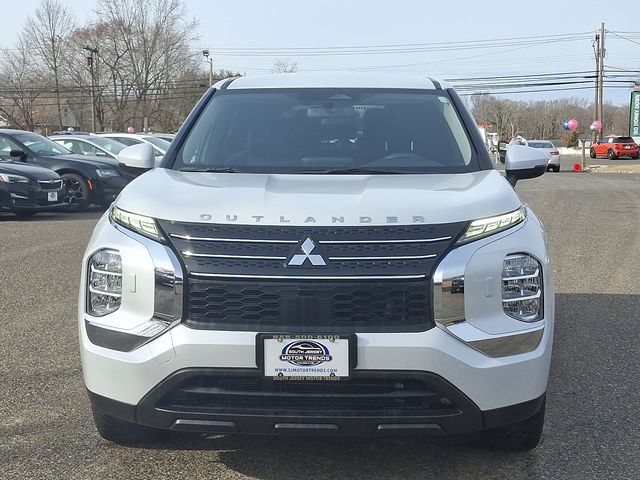 2022 Mitsubishi Outlander ES