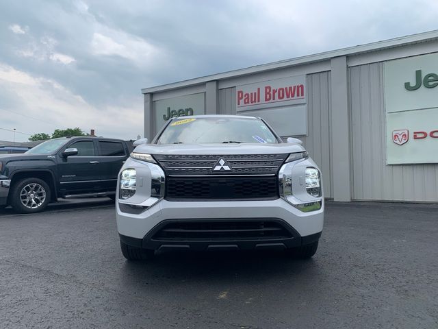 2022 Mitsubishi Outlander ES