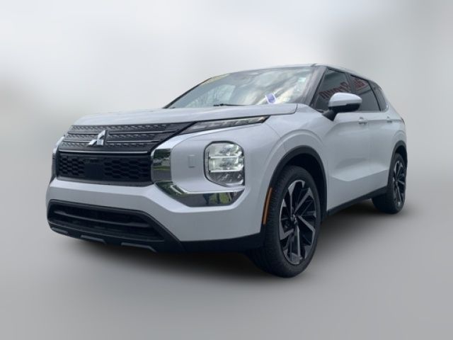 2022 Mitsubishi Outlander ES