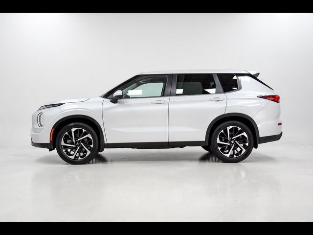 2022 Mitsubishi Outlander ES