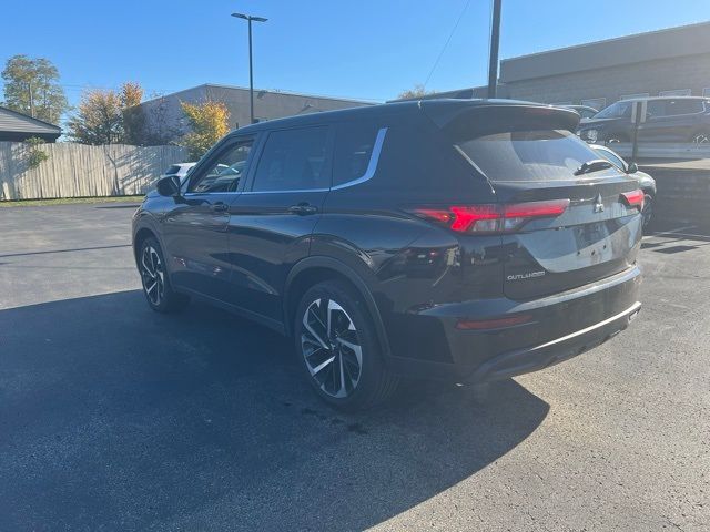 2022 Mitsubishi Outlander ES