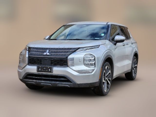 2022 Mitsubishi Outlander ES