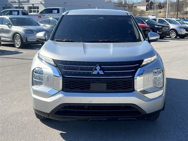 2022 Mitsubishi Outlander ES