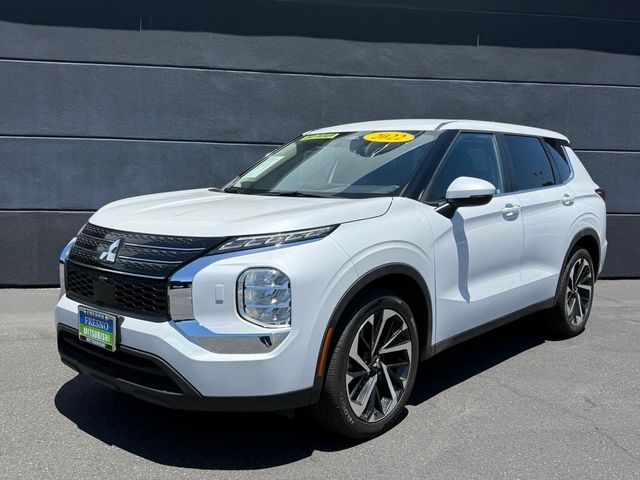 2022 Mitsubishi Outlander ES