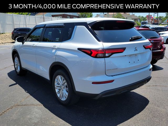 2022 Mitsubishi Outlander ES