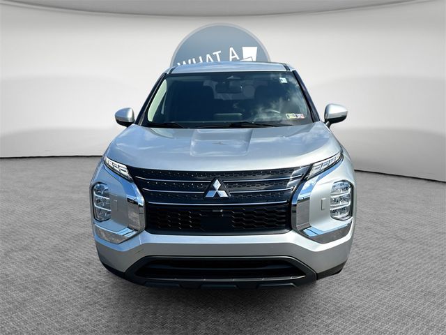 2022 Mitsubishi Outlander ES
